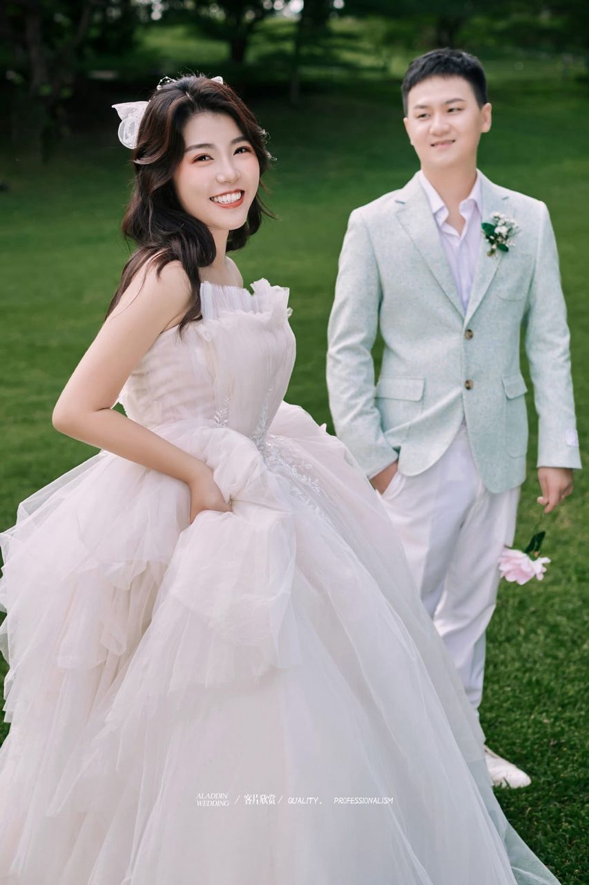Wedding Photography — Photography Look 01 | Gold Lady Palace Seremban gown rental